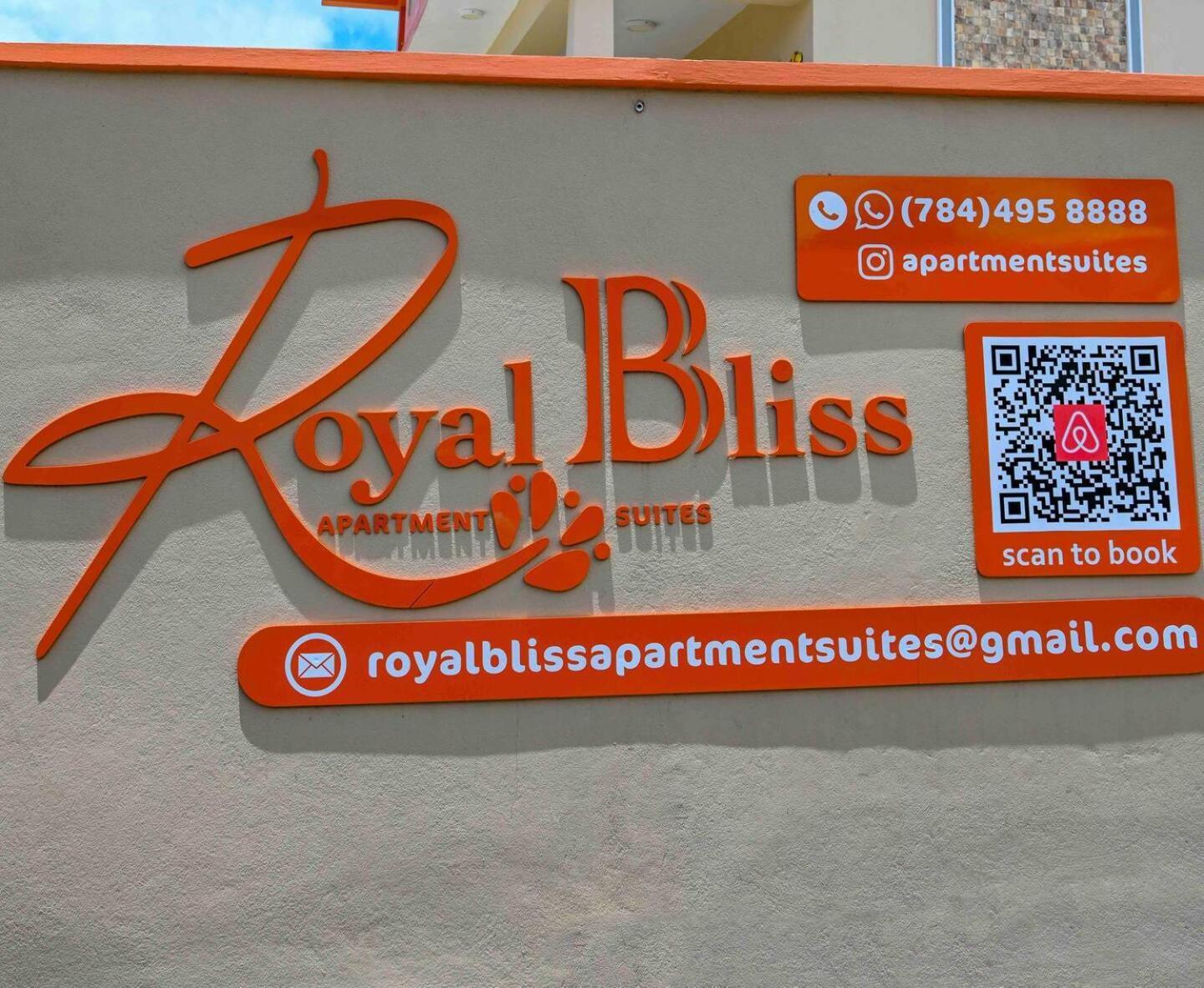 Royal Bliss Apartment Suites Кингстаун Экстерьер фото